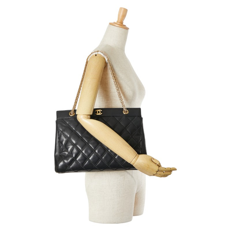 シャネル ココマーク マトラッセラムスキン ショルダーバッグ