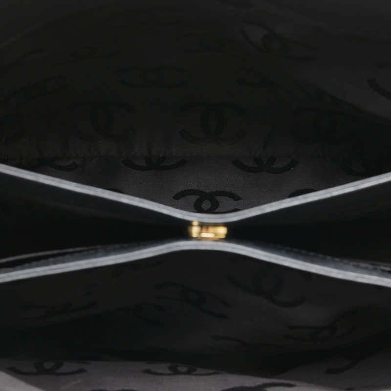 シャネル ココマーク マトラッセラムスキン ショルダーバッグ