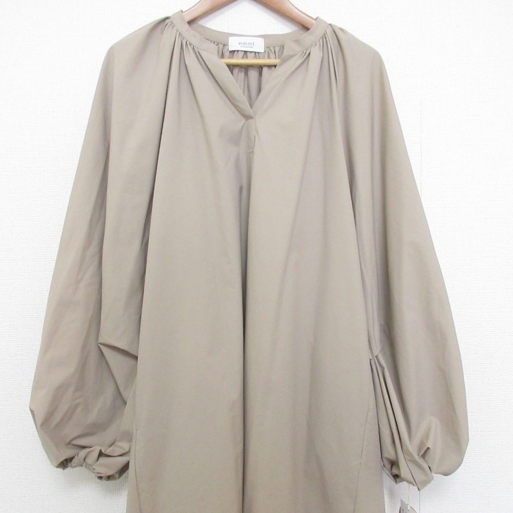 emmi リラクシー ボリューム スリーブ ドレス