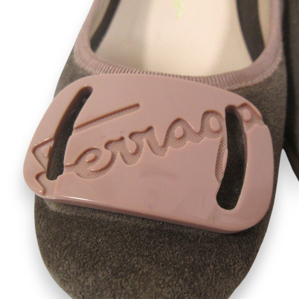 サルヴァトーレ フェラガモ ラウンドトゥパンプス