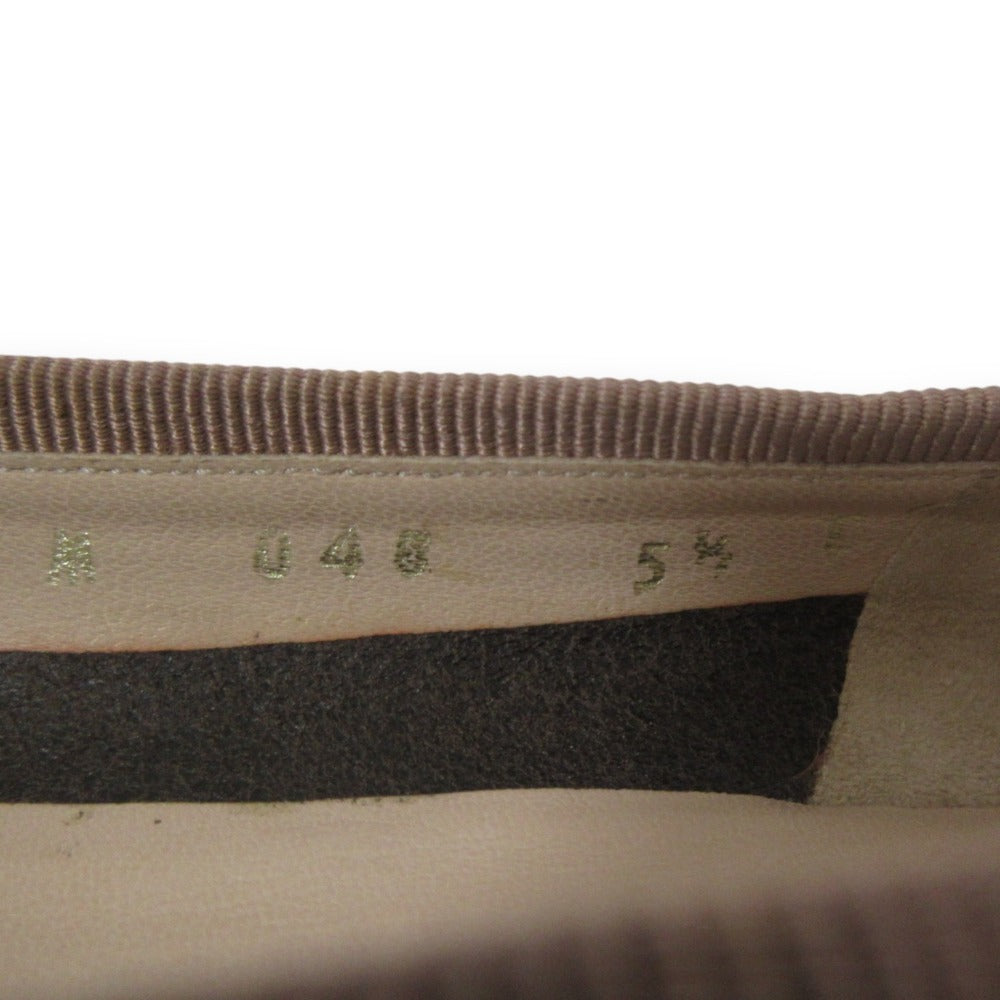 サルヴァトーレ フェラガモ ラウンドトゥパンプス