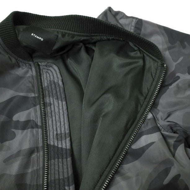スタンプド Camouflage Tech Zip 中綿ジャケット