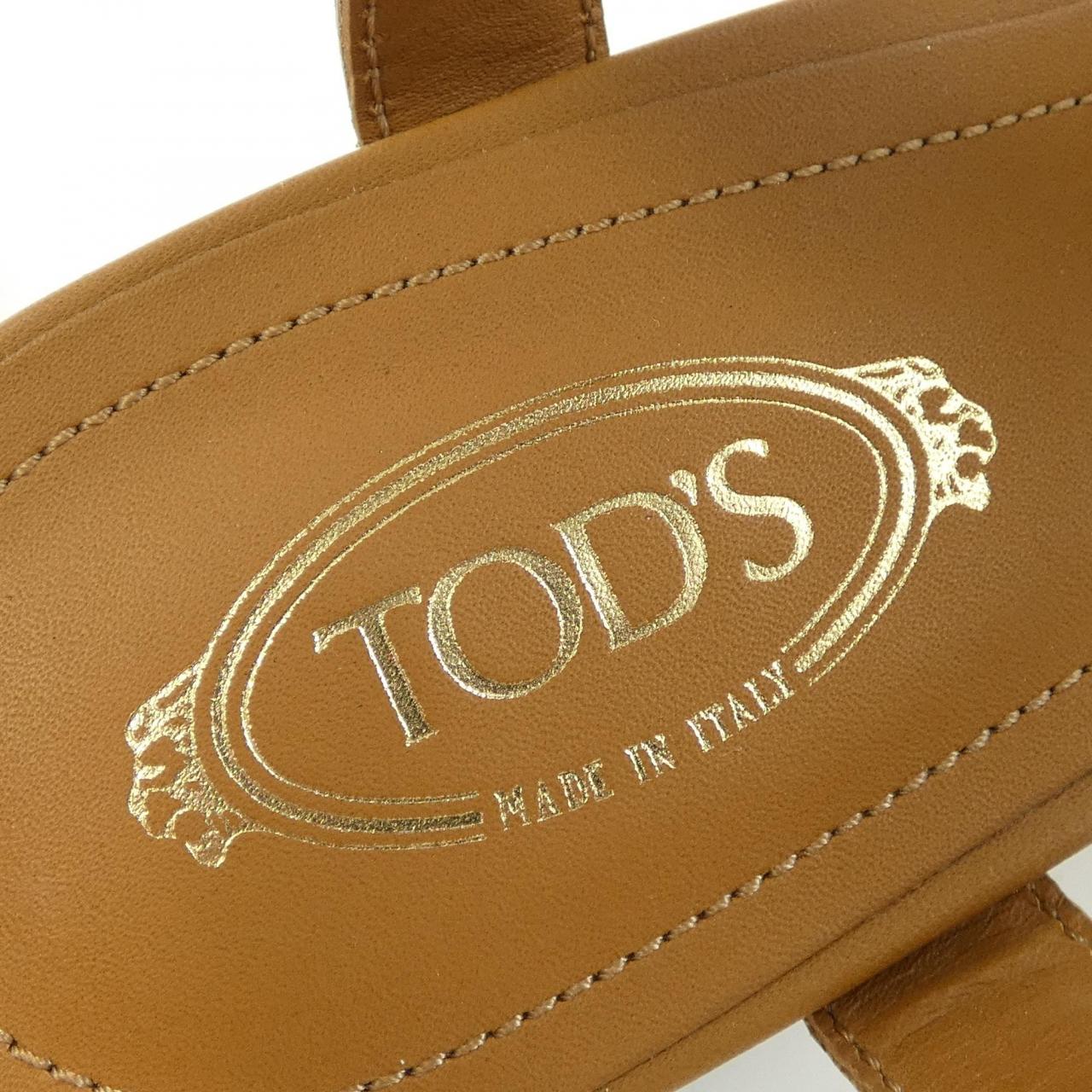 トッズ レザーサンダル