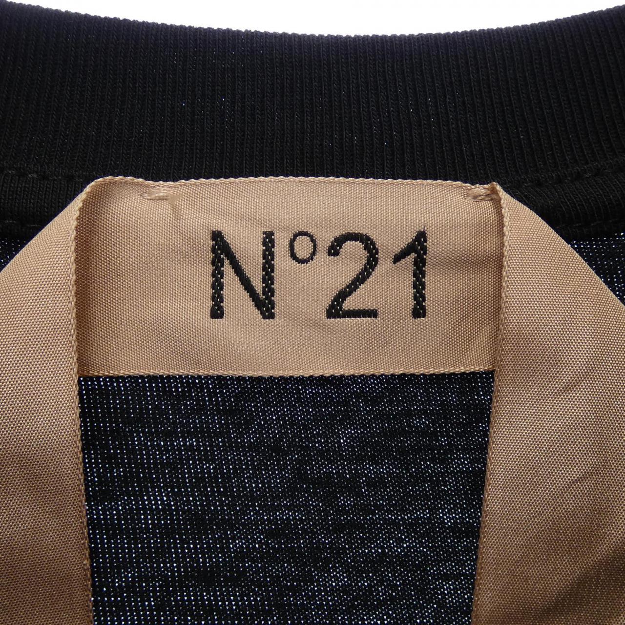 ヌメロヴェントゥーノ Tシャツ