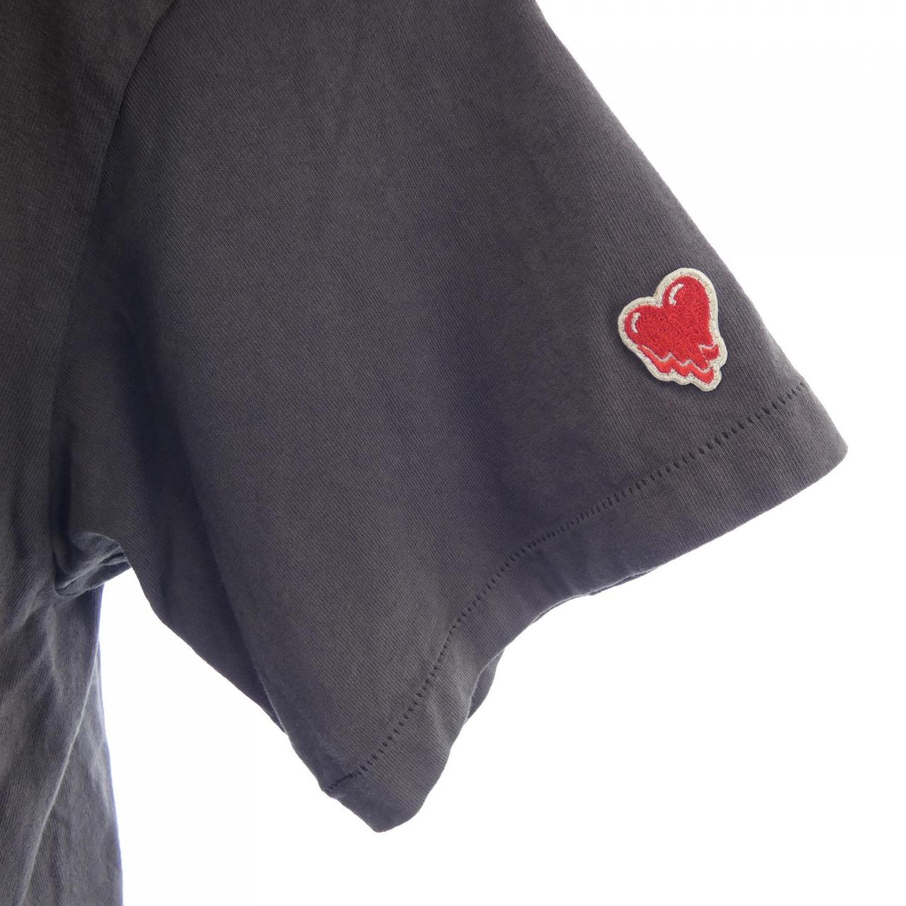 エモーショナリーアンアベイル コットンTシャツ