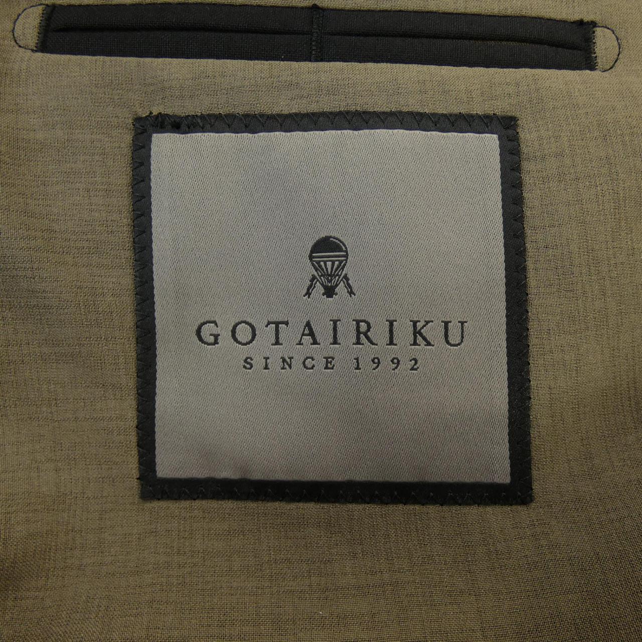 ゴタイリク DORMEUスーツ