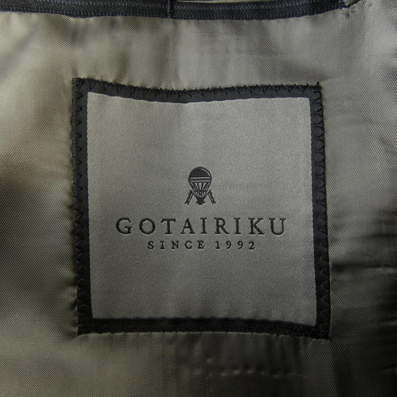 ゴタイリク ZEGNA スーツ