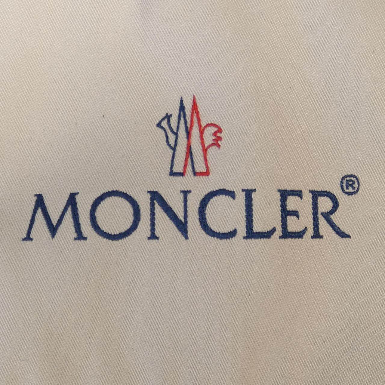モンクレール MONTREUIL ダウンベスト
