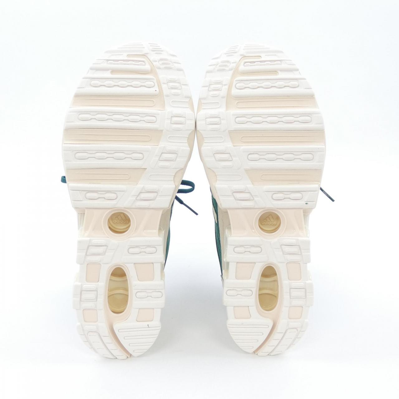アディダス KITH スニーカー