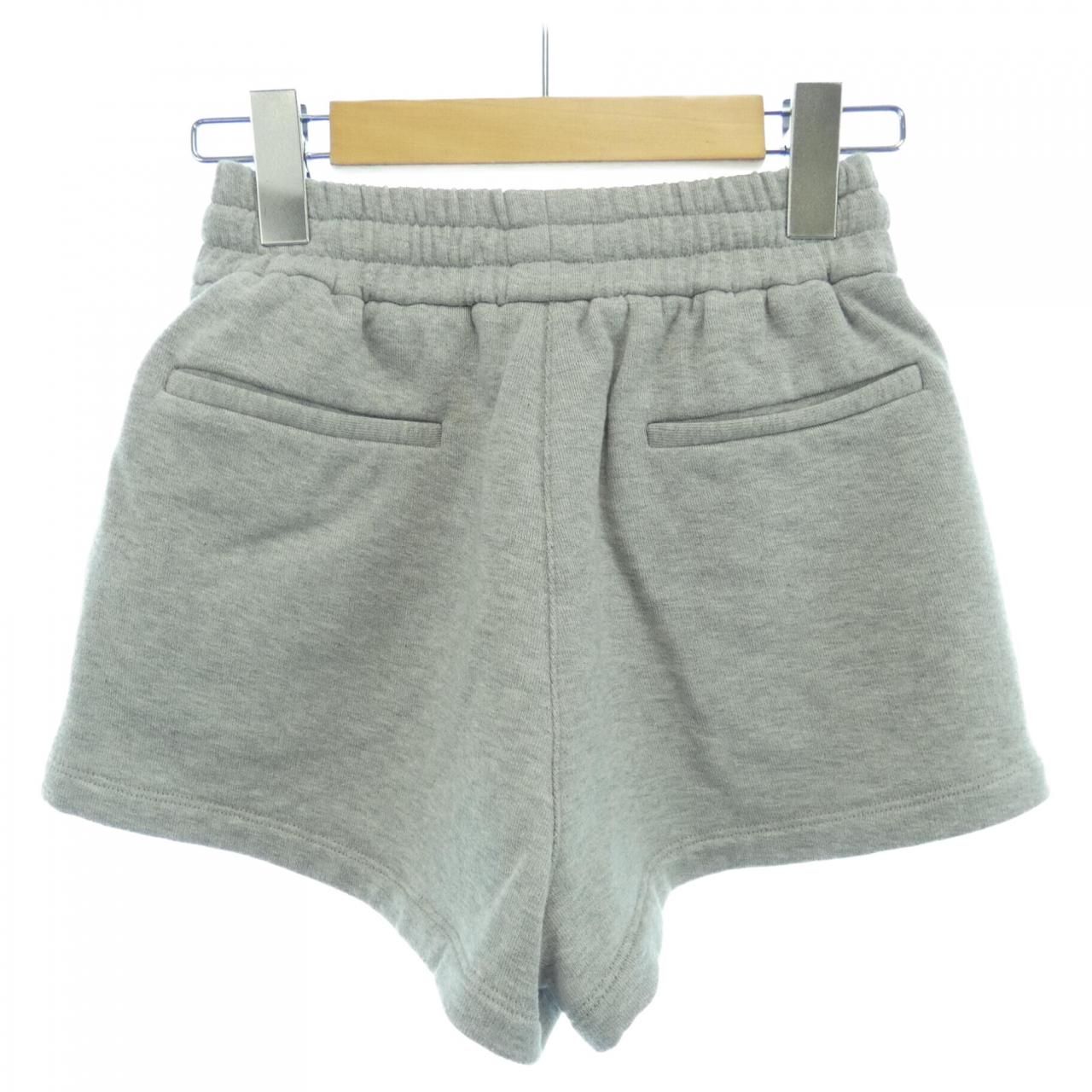ミュウミュウ ショートパンツ