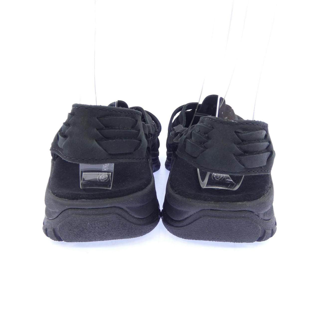 ハイク KEEN スニーカー
