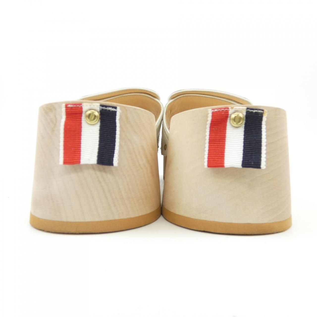 トムブラウン サンダル