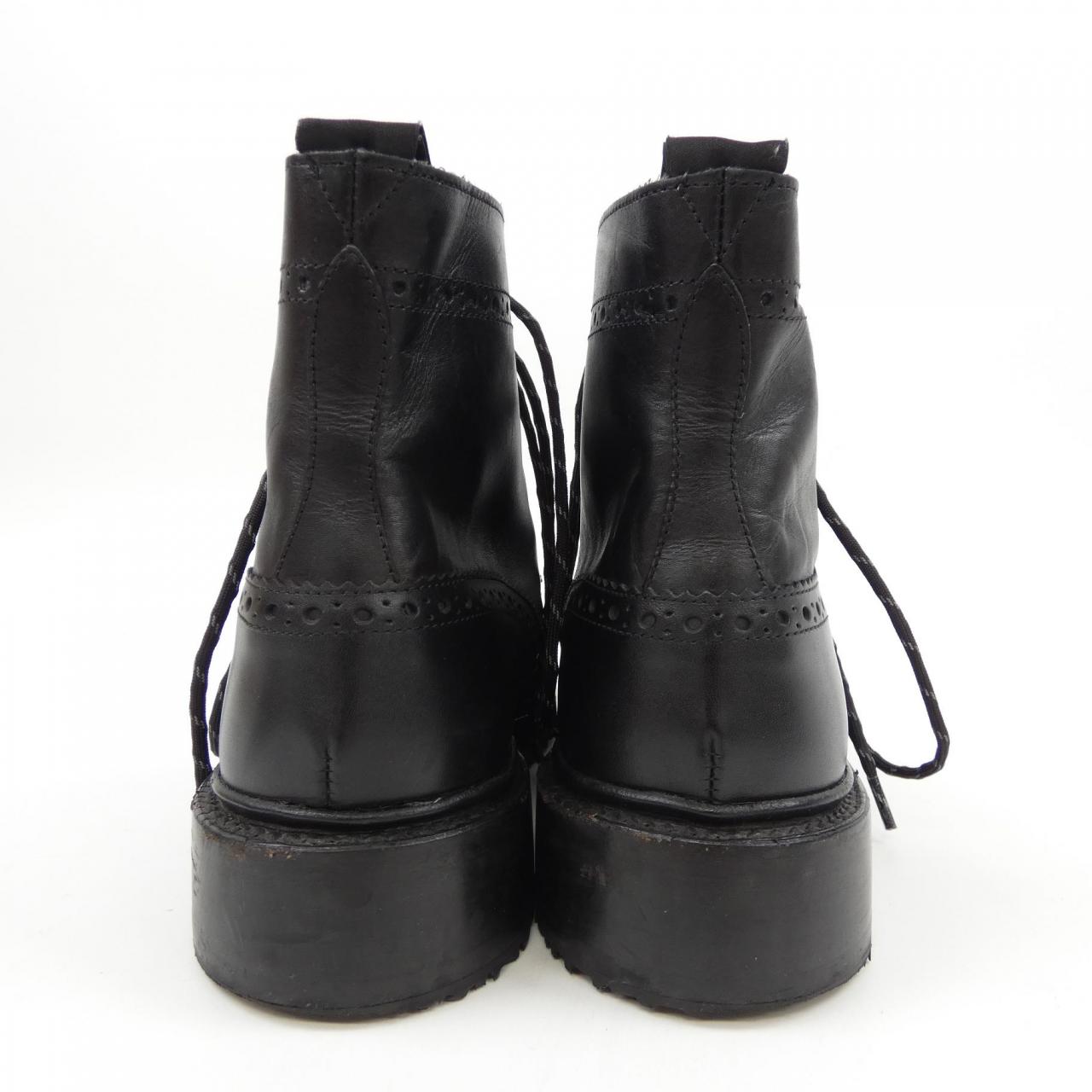 トリッカーズ STOW ブーツ