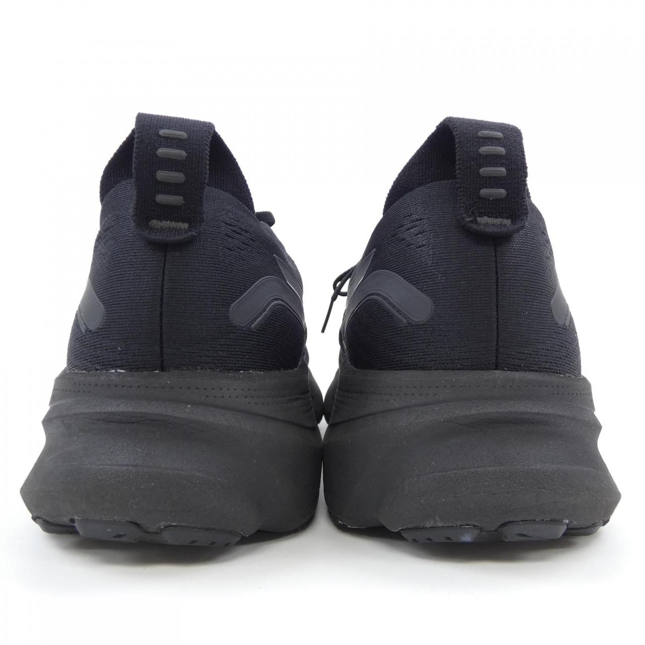 ASICS スニーカー