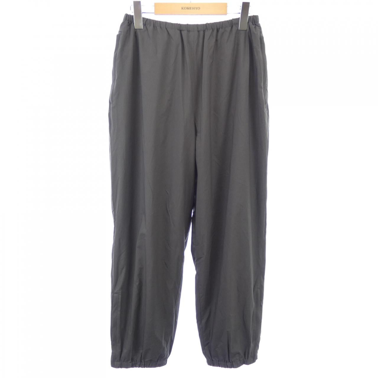 blurhms パンツ