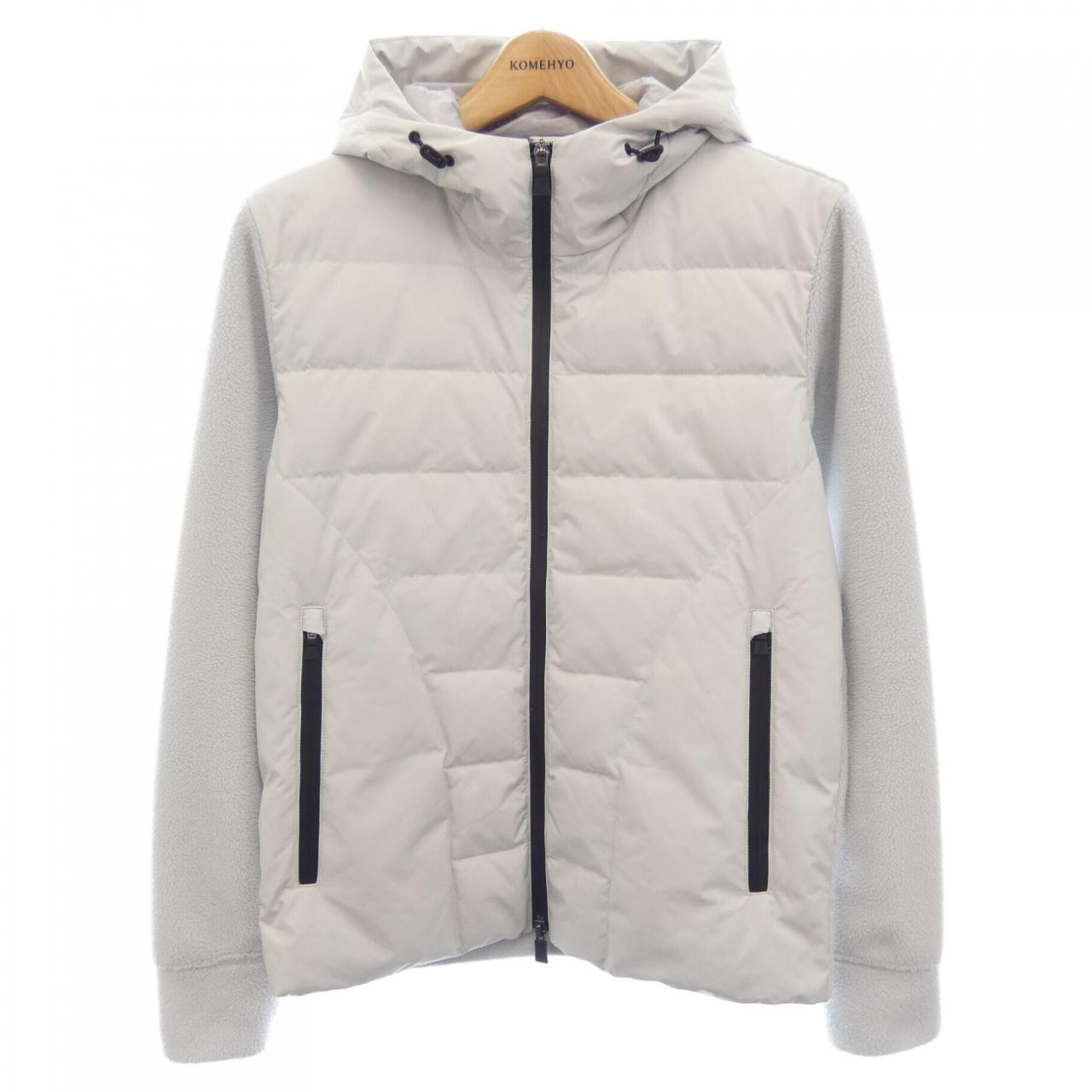 ヘルノ LAMINAR ダウンジャケット