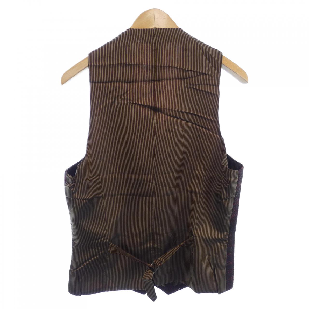 エルネスト ウールベスト