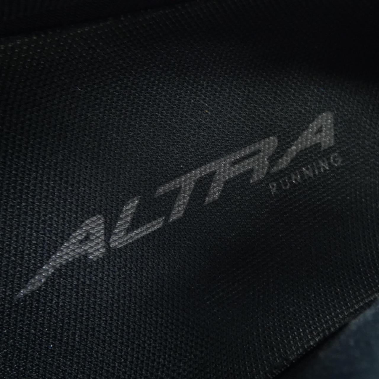 アルトラ ゴアテックス スニーカー