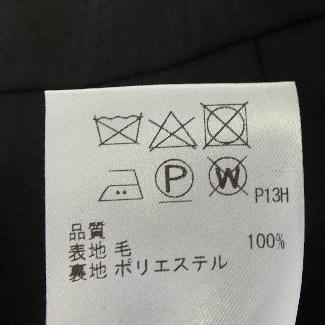 ゴタイリク スーツ