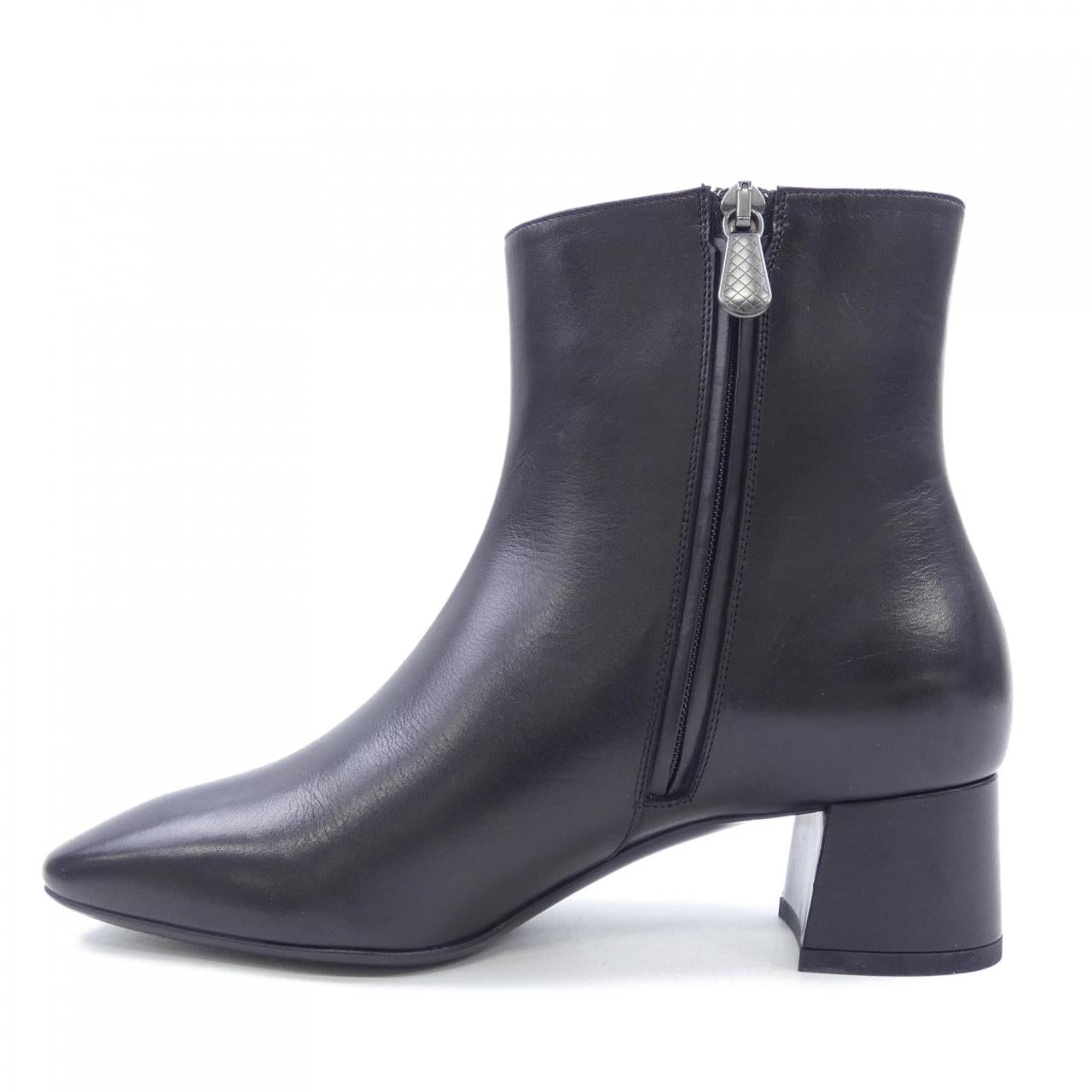 ボッテガヴェネタ レザーブーツ