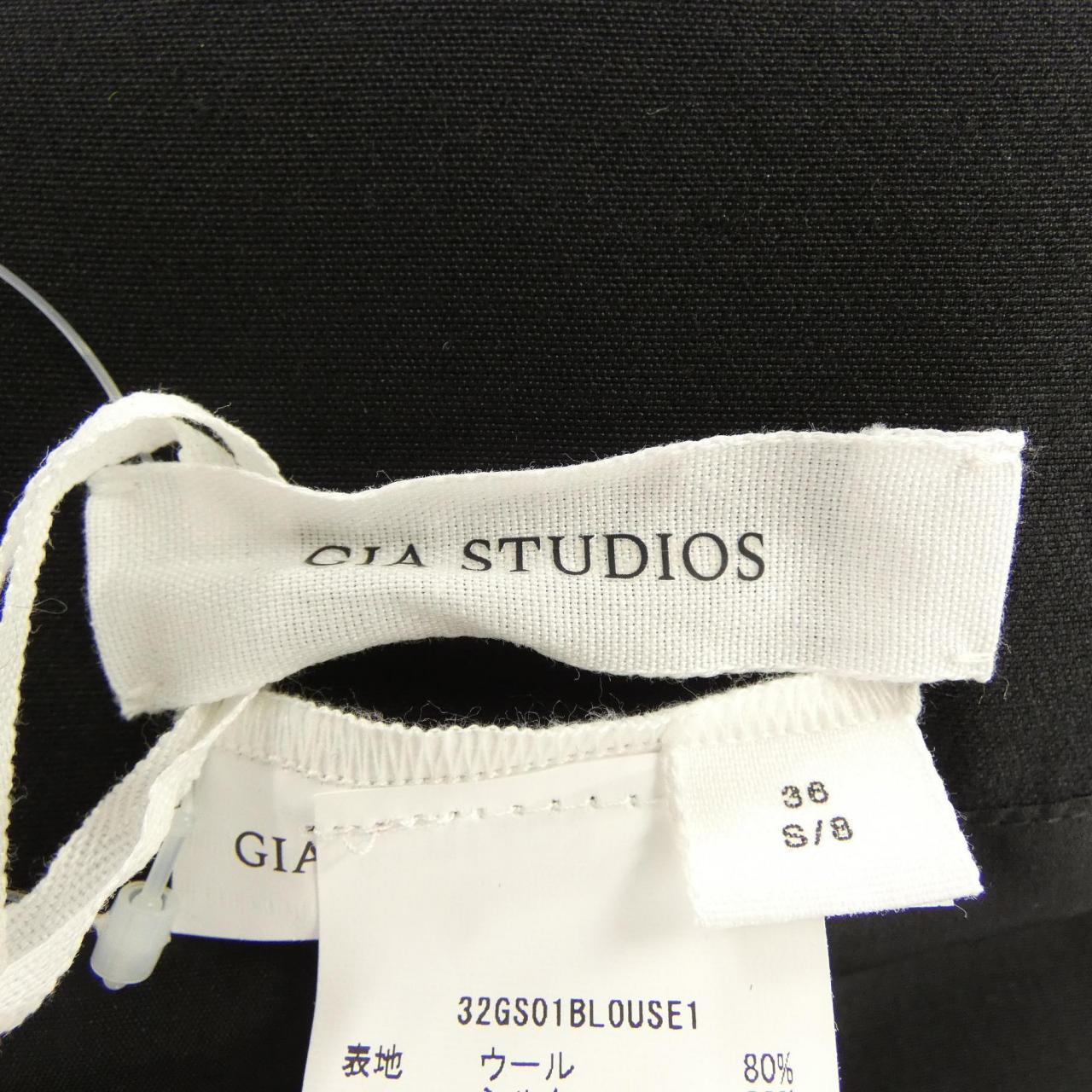 GIASSTUDIOS トップス