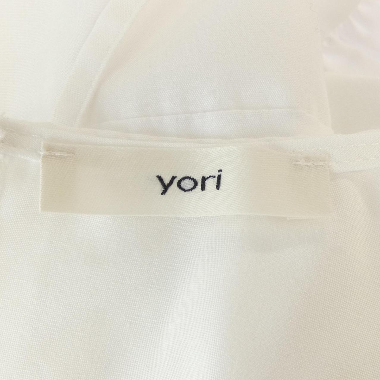 ヨリ トップス