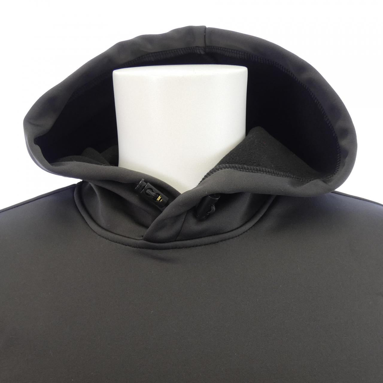 ラウドマウス パーカー
