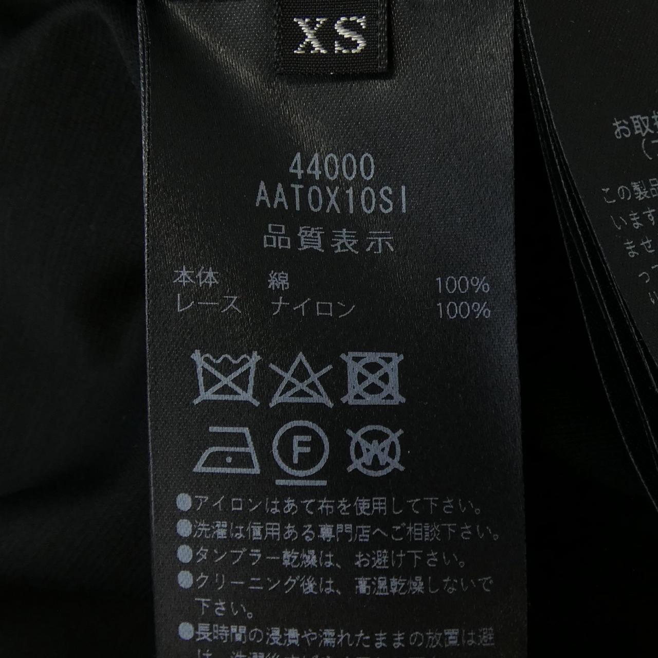 アディアム トップス