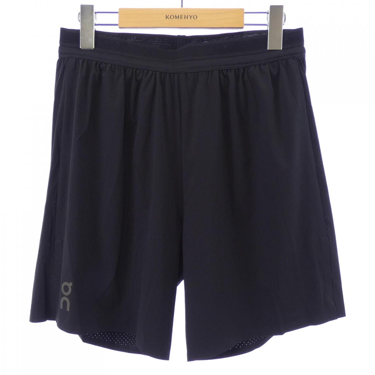 オン ショートパンツ