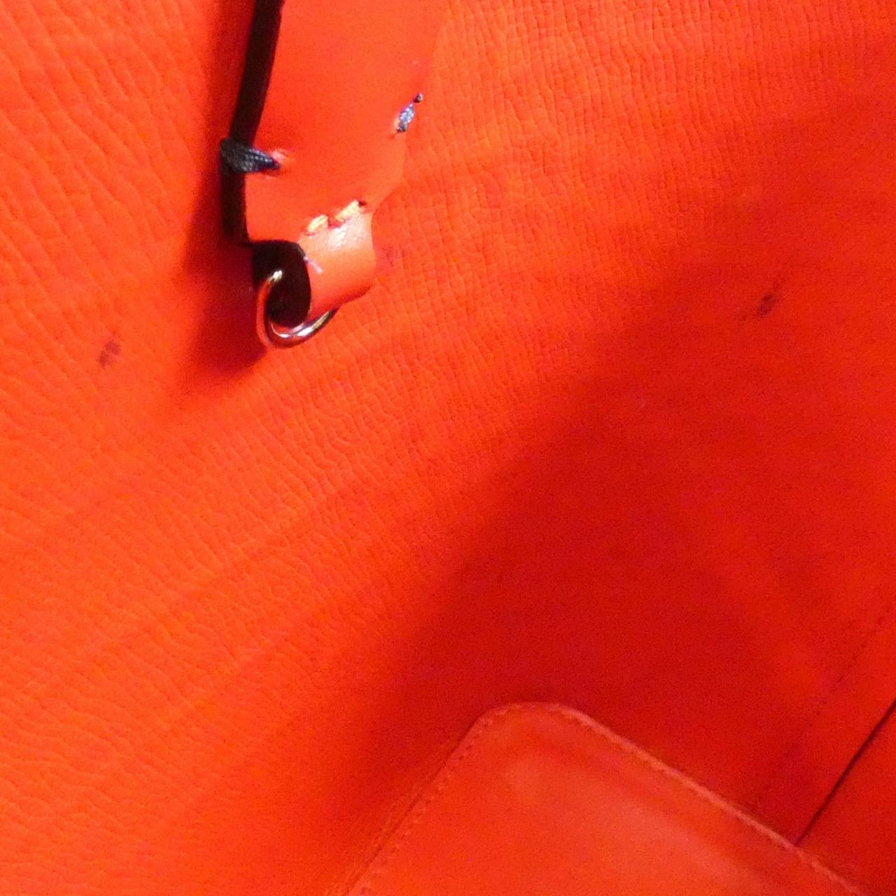 クリスチャン ルブタン カバタ スモール カーフ バッグ