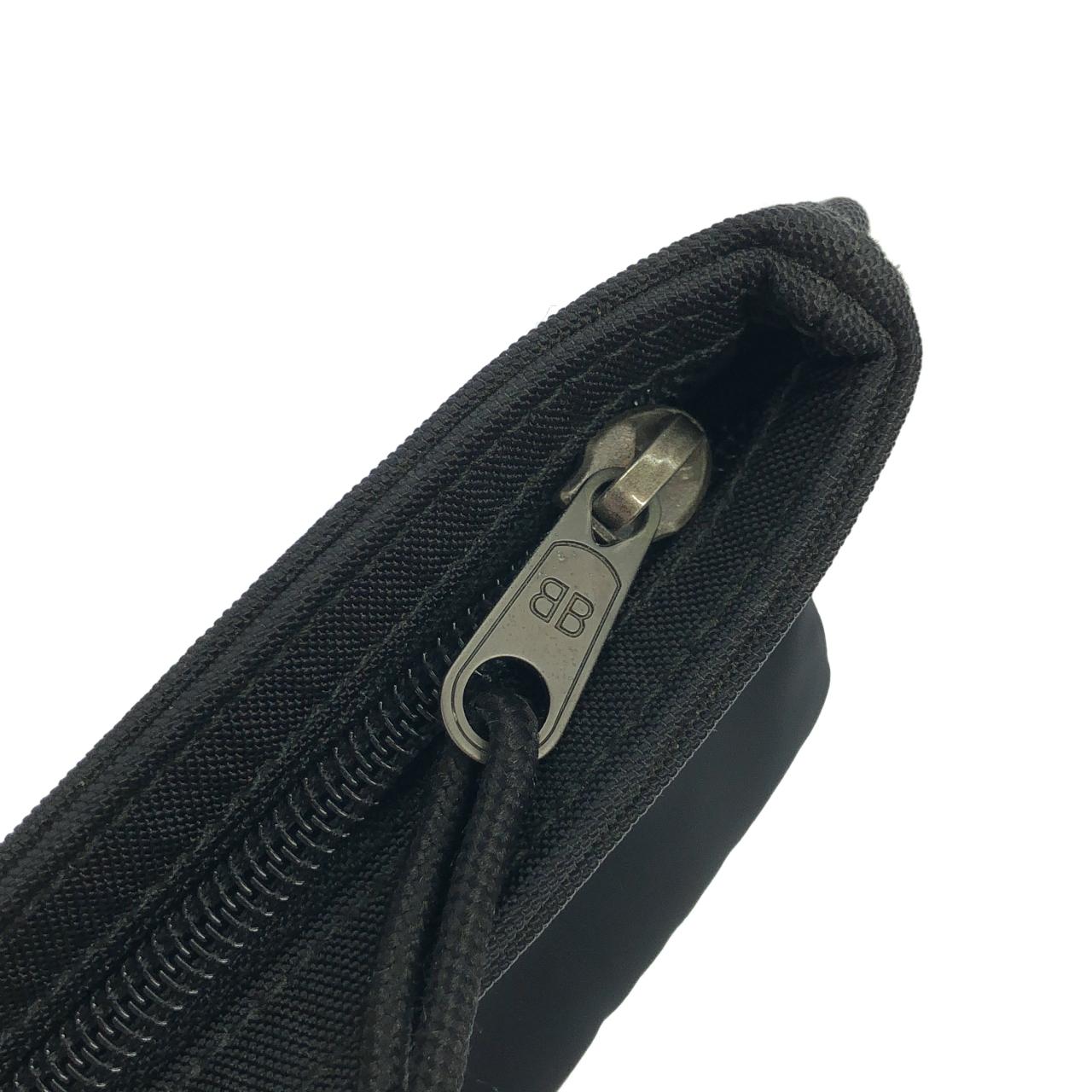 バレンシアガ EXPLORER POUCH ナイロン クラッチバッグ