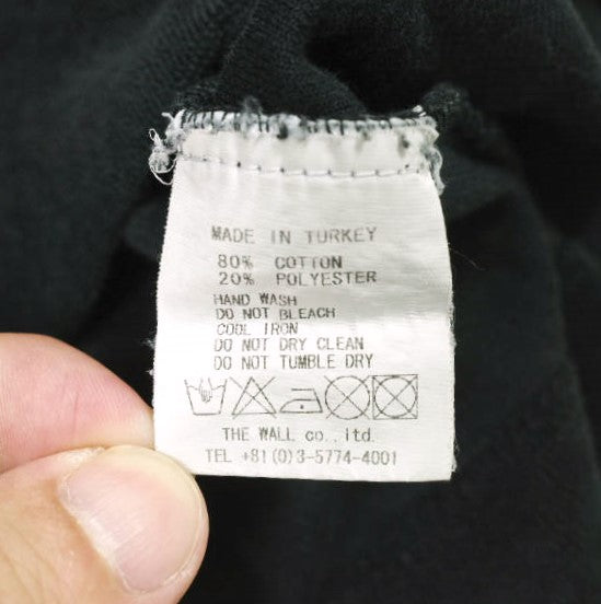 A QUESTION OF ウォッチ マイ バック コットン Tシャツ
