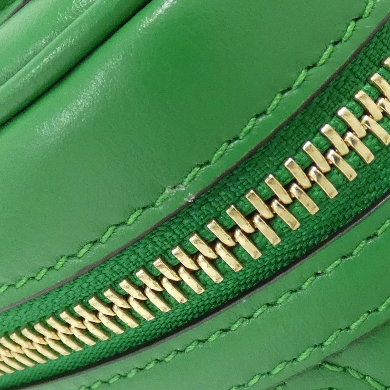 グッチ GGマトラッセレザー ショルダーバッグ