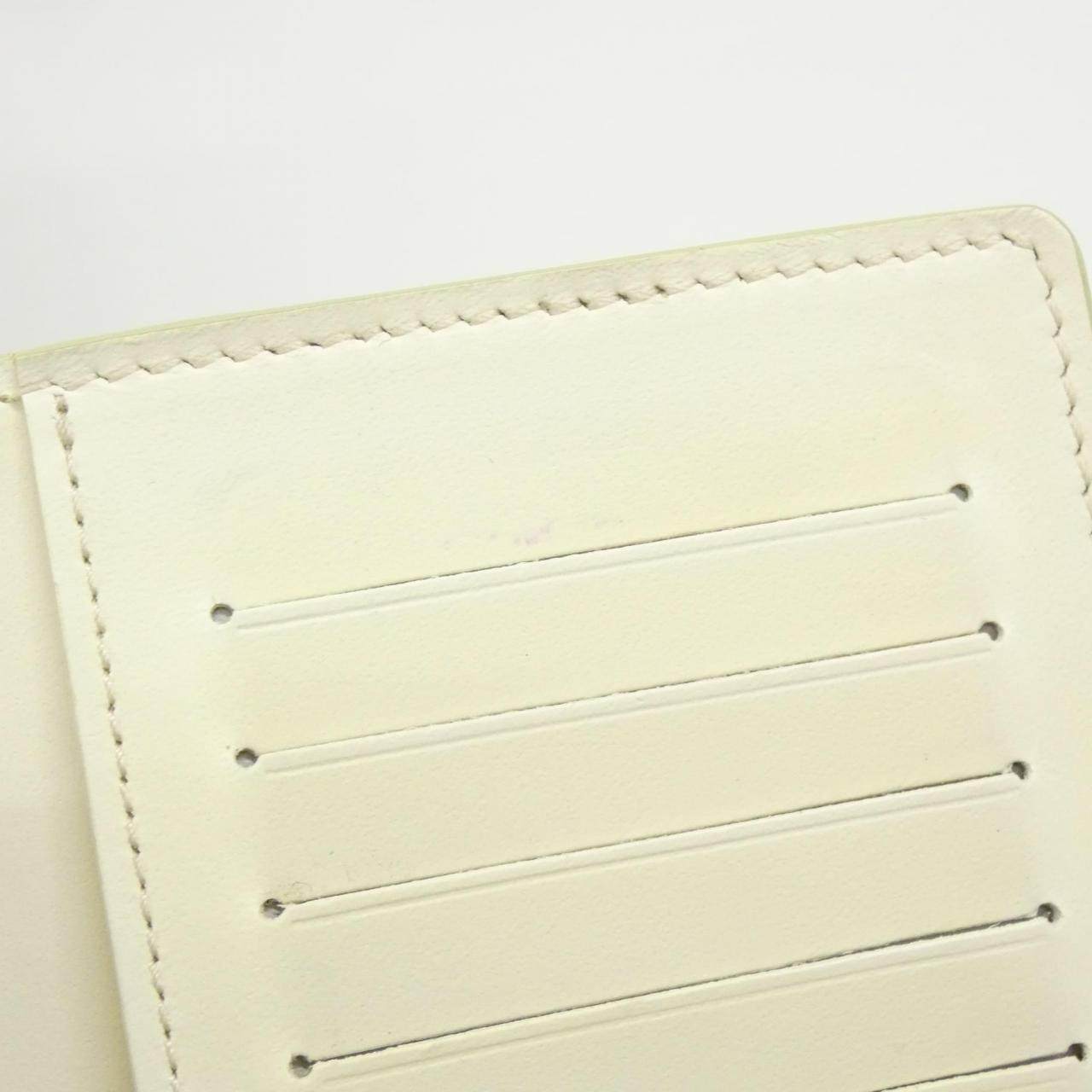 ルイヴィトン LVヴェルティカルウォレット トリヨンカーフ 長財布