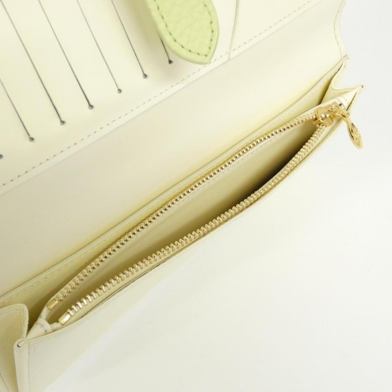 ルイヴィトン LVヴェルティカルウォレット トリヨンカーフ 長財布