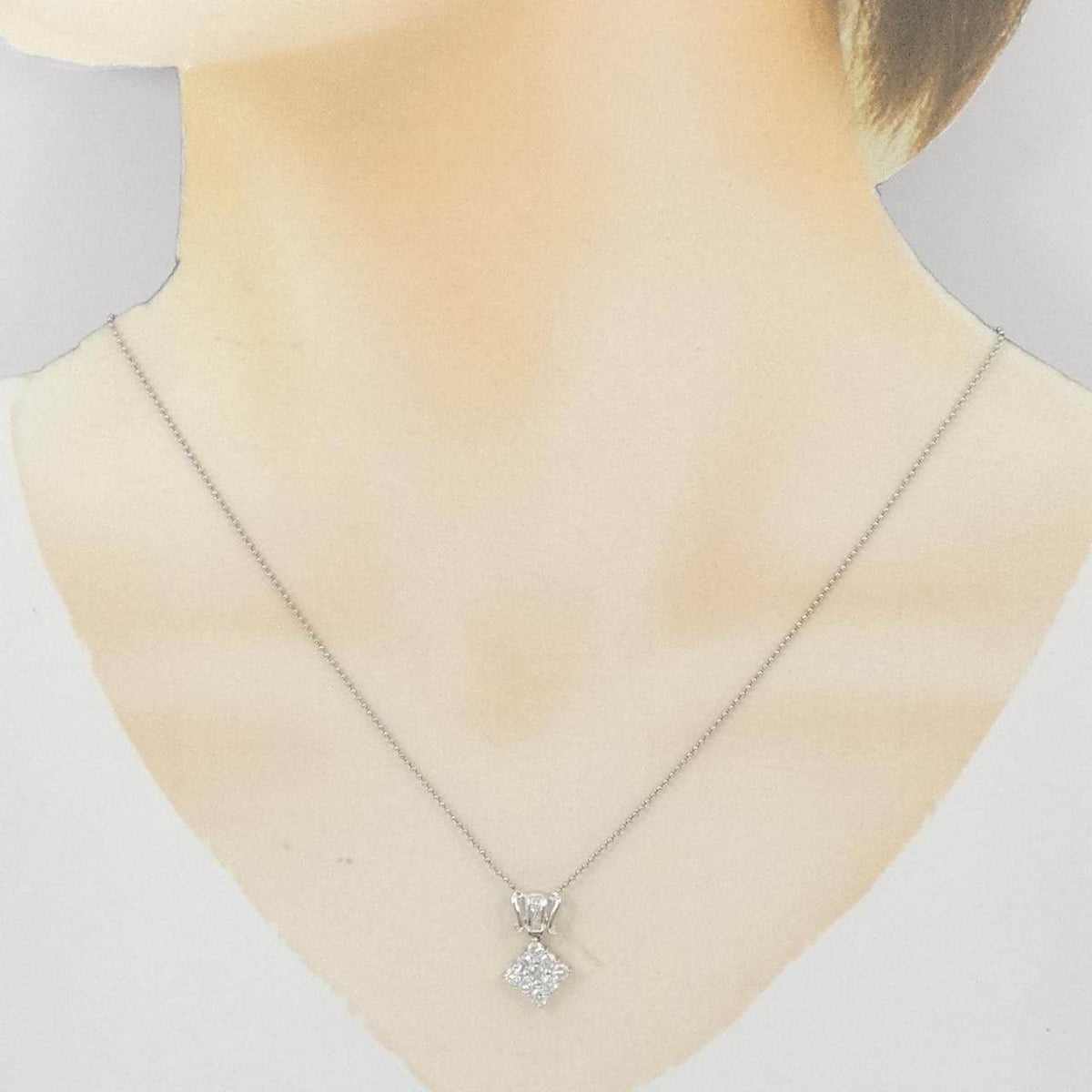 プラチナダイヤモンドネックレス