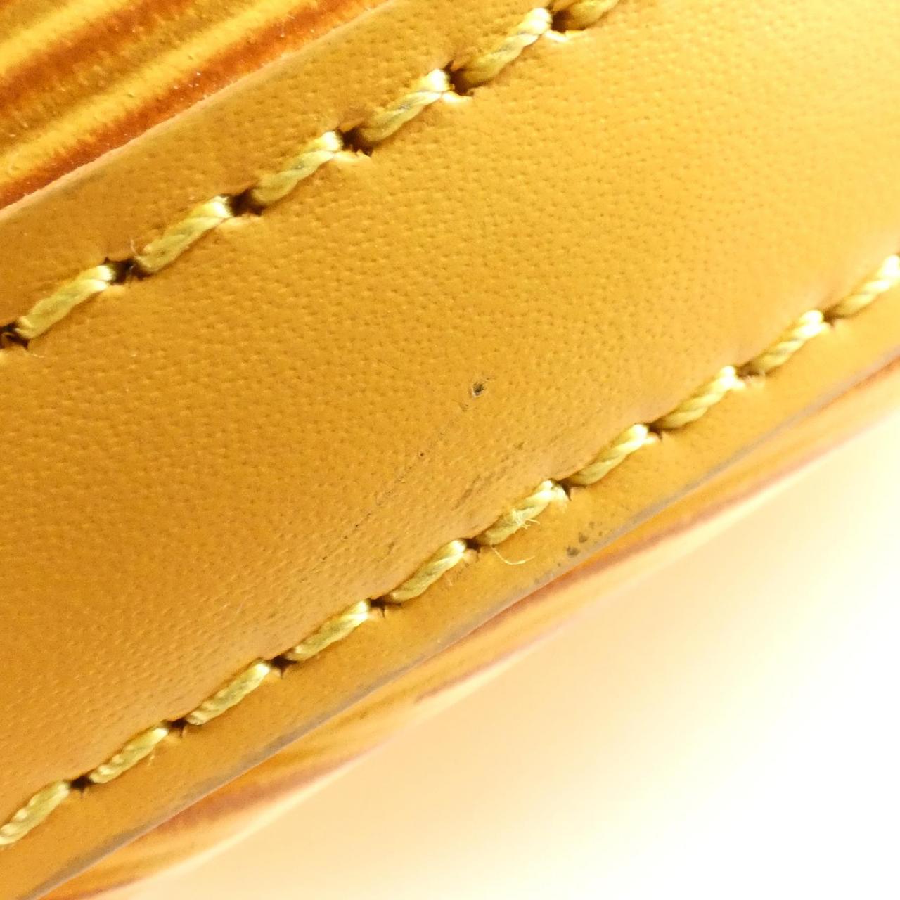 ルイ・ヴィトン エピ サンジャク カーフ バッグ