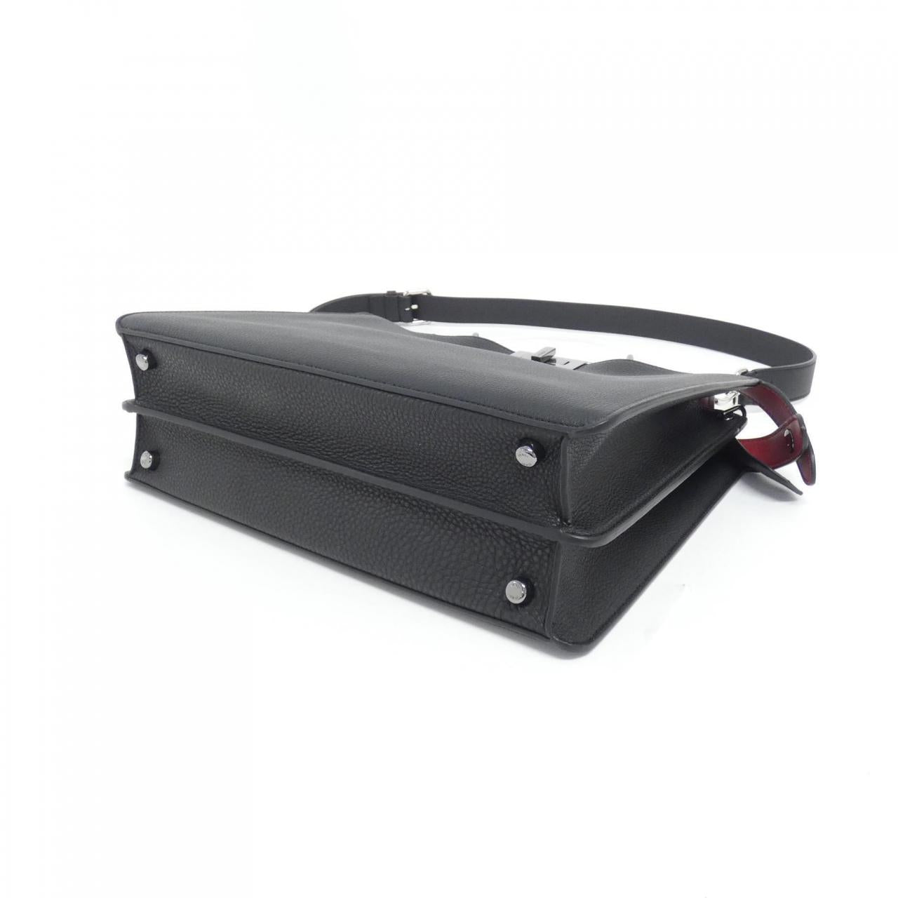 フェンディ ピーカブー アイ シー ユー ミディアム レザー バッグ