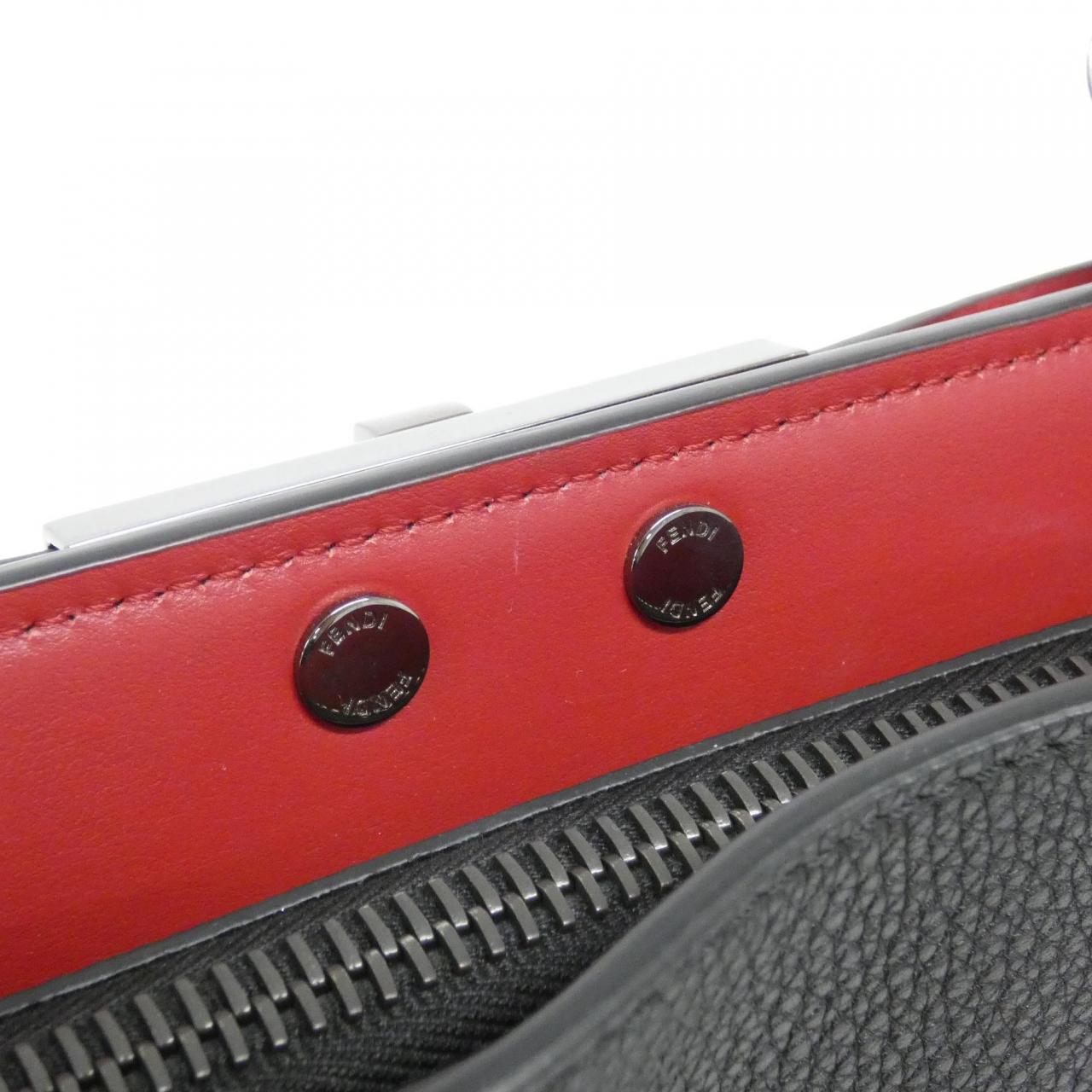 フェンディ ピーカブー アイ シー ユー ミディアム レザー バッグ