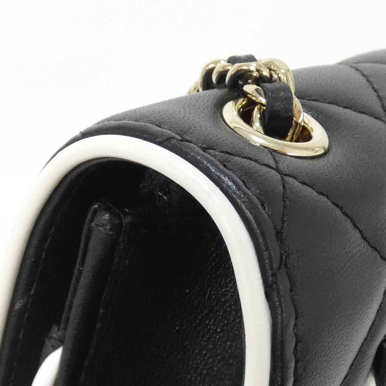 シャネル AS4511 ラムスキン チェーン ウォレット