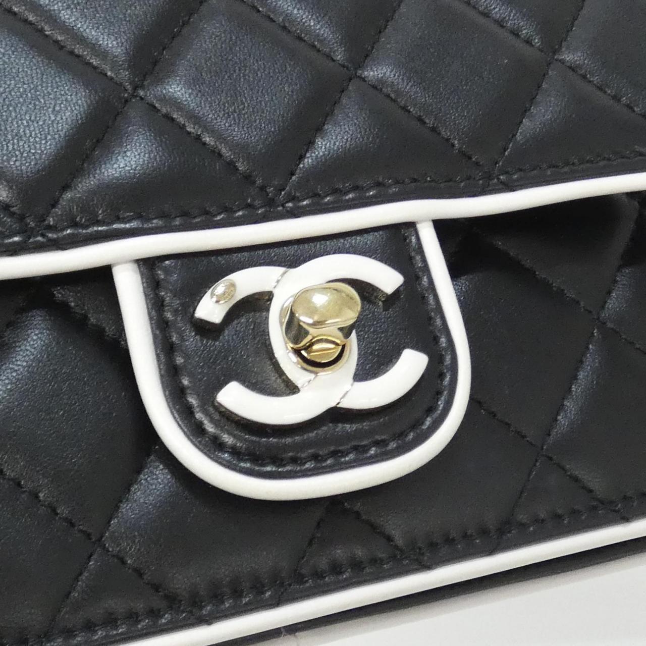 シャネル AS4511 ラムスキン チェーン ウォレット