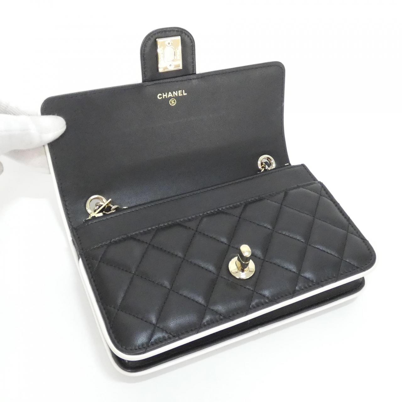 シャネル AS4511 ラムスキン チェーン ウォレット