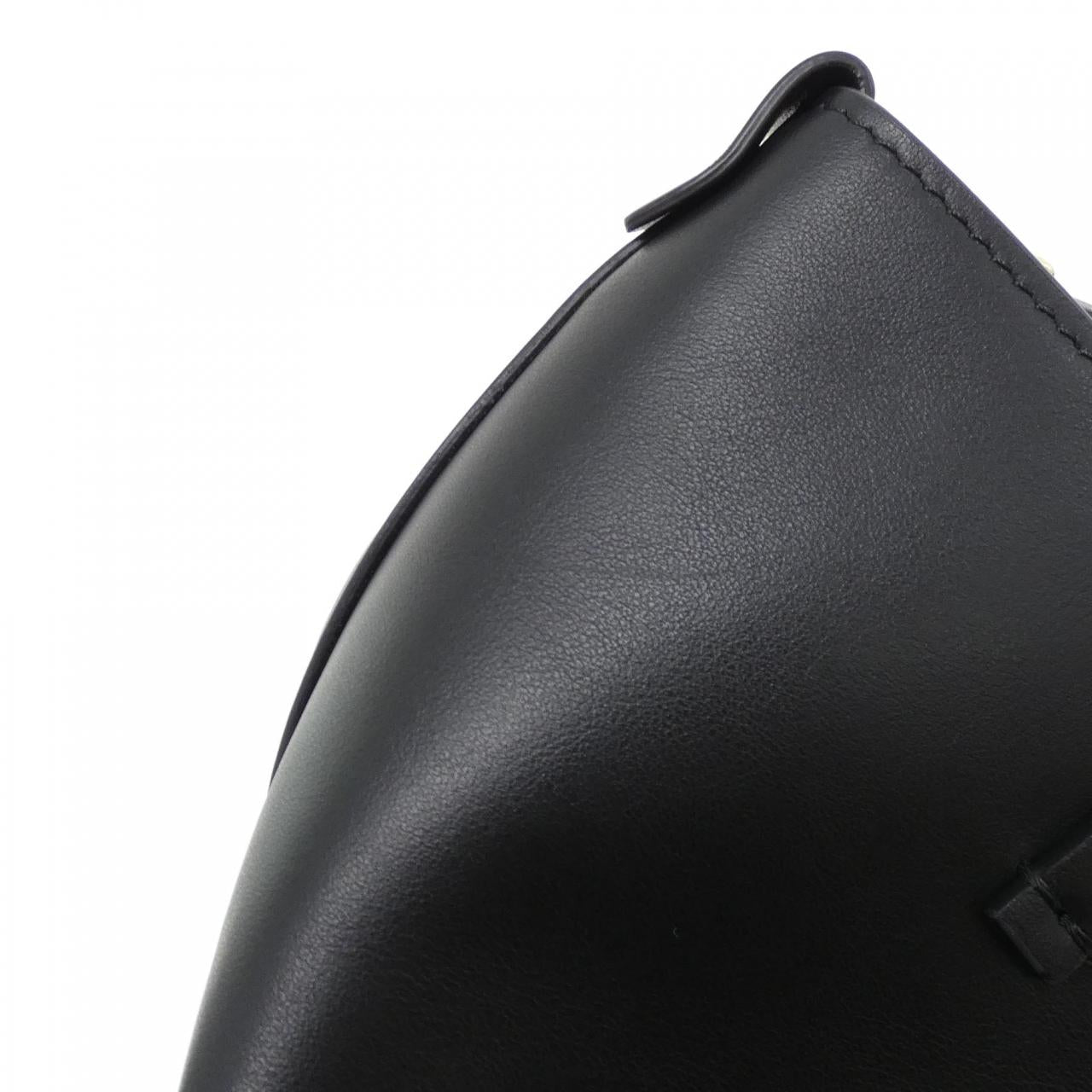 フェンディ BAG BUGS ロール ミニ カーフ ショルダーバッグ