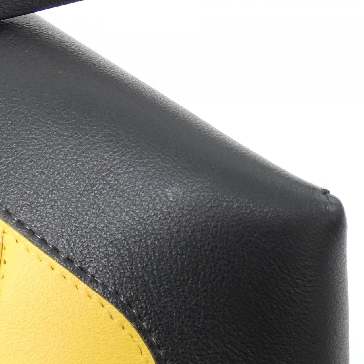 フェンディ BAG BUGS ロール ミニ カーフ ショルダーバッグ