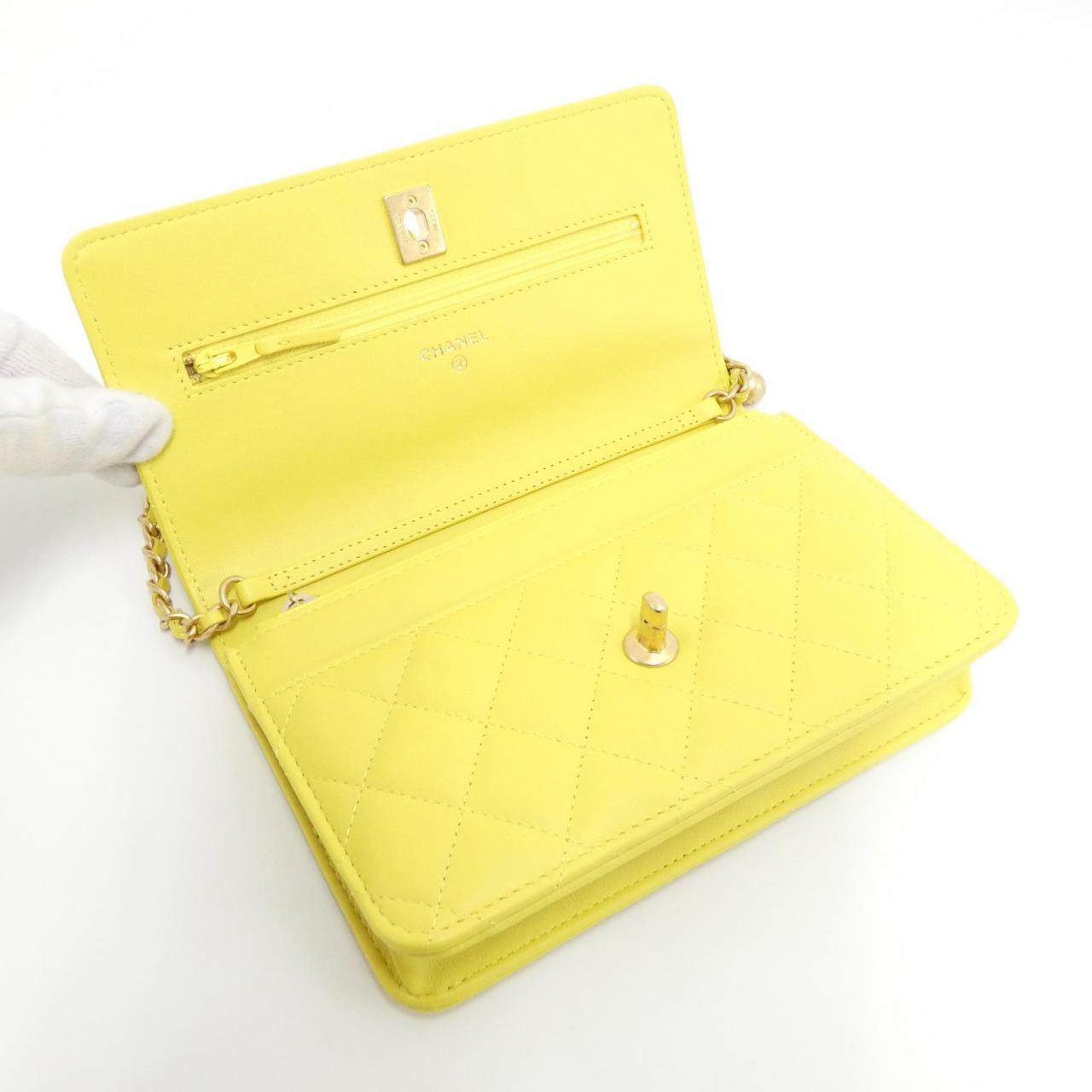 シャネル チェーンウォレット ラムスキン 財布