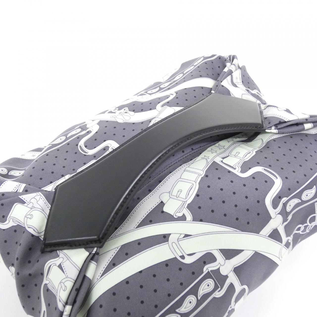 エルメス LA PROMENADE DU MAIN BANDANA ヴァッシュハンター シルク ハンドバッグ