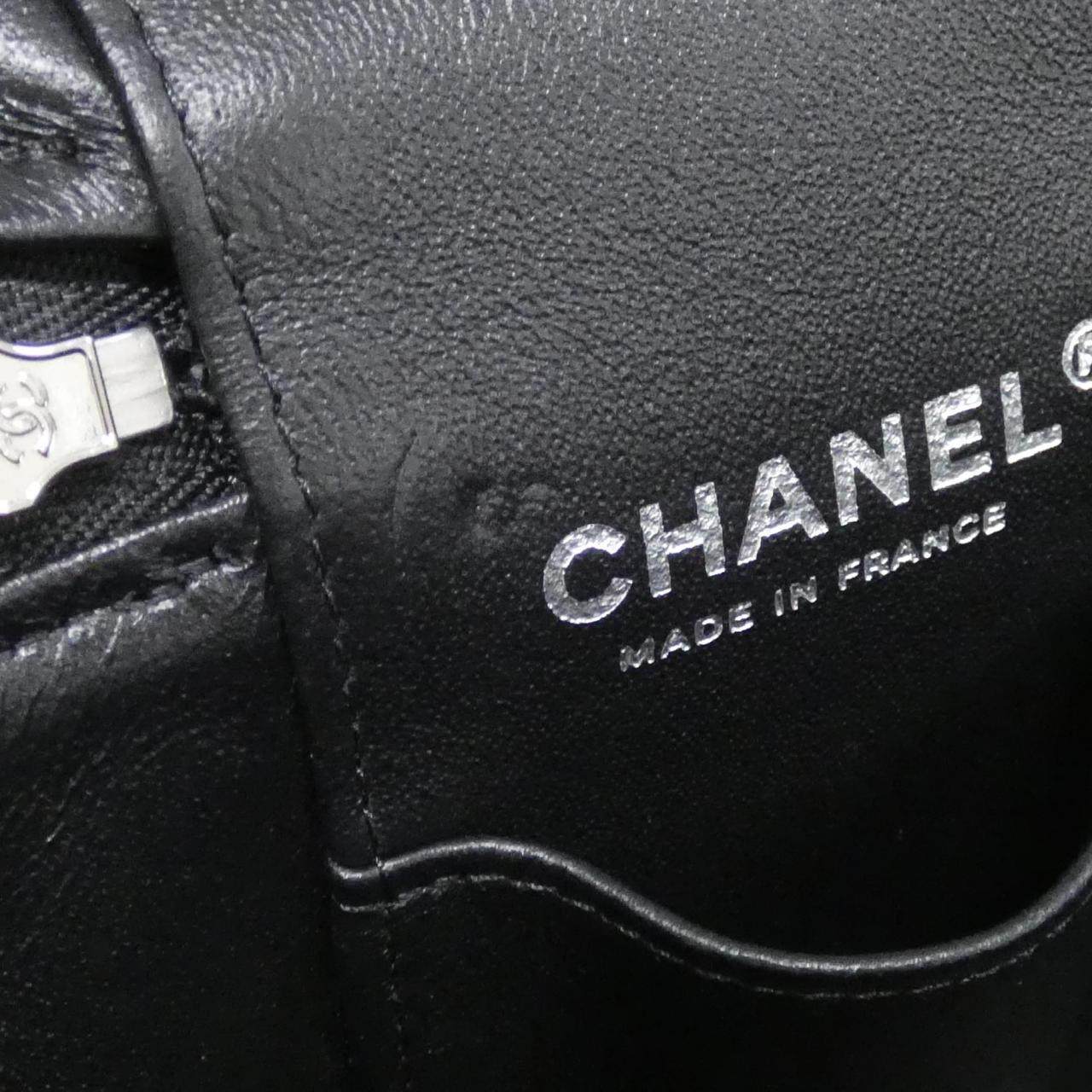 シャネル ラム ショルダーバッグ