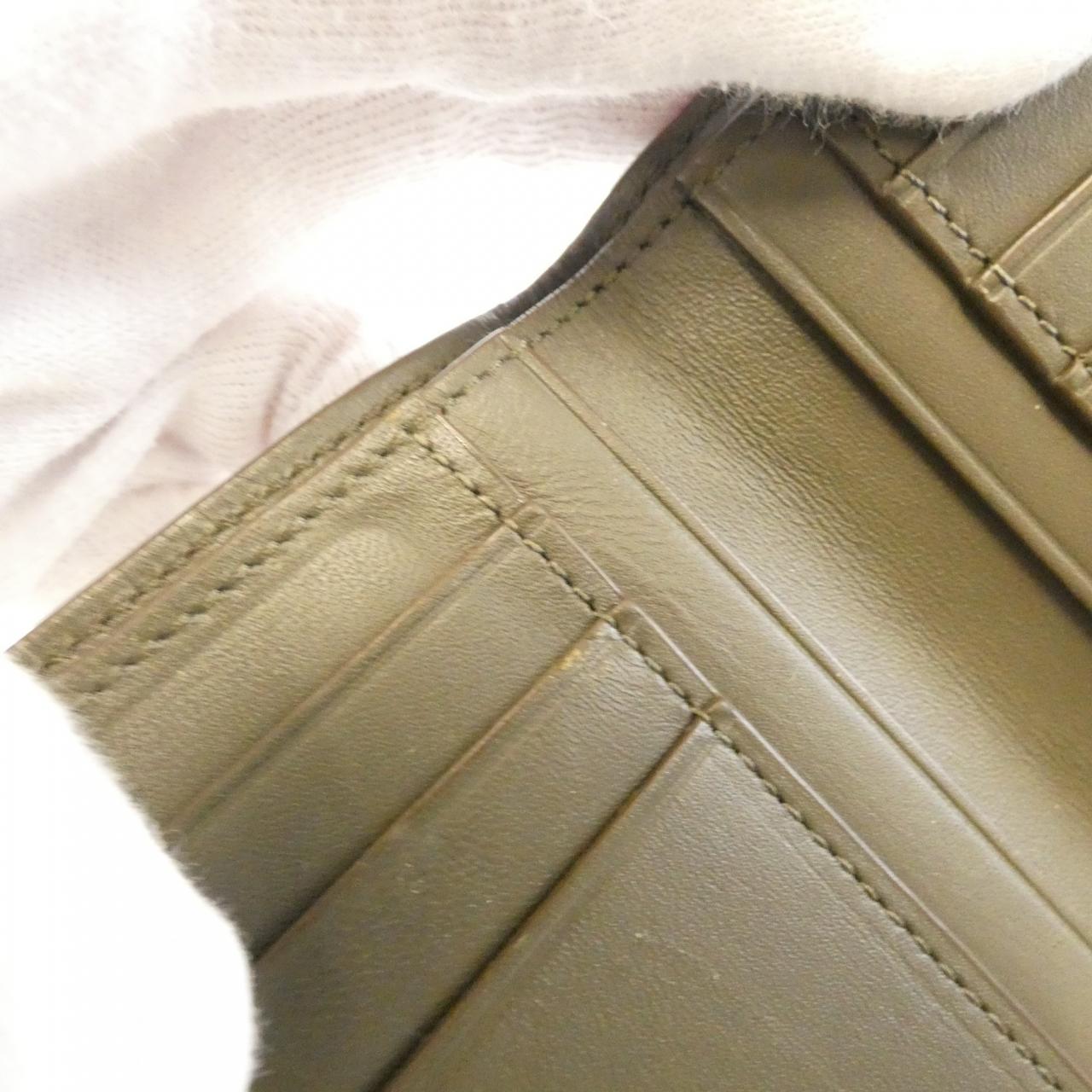 ロエベ カーフ二つ折り財布