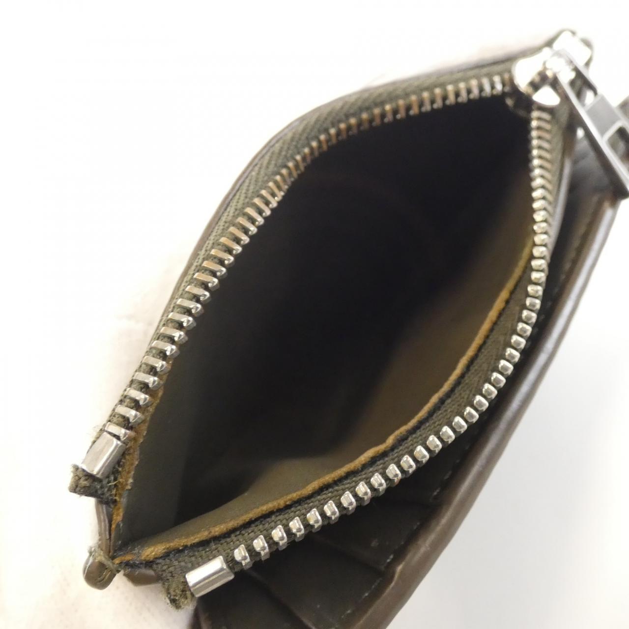 ロエベ カーフ二つ折り財布