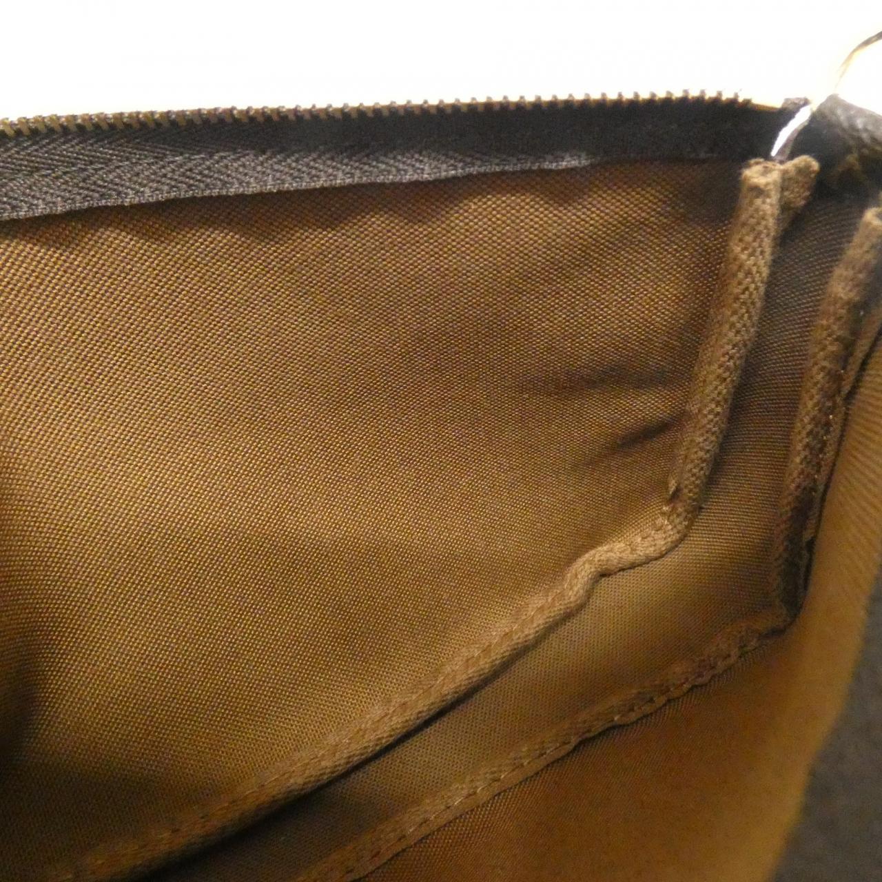 ルイ ヴィトン ポシェット アクセソワール モノグラム ポーチ